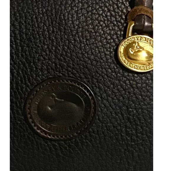 Dooney bourke navy blue Elegant Leather crossbody Handbag - Picture 6 of 10